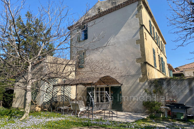 Maison - 460 m² - 12 pièces