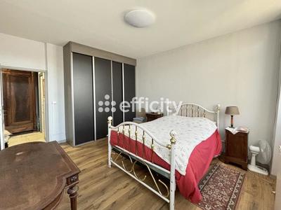 Maison - 169 m² - 5 pièces