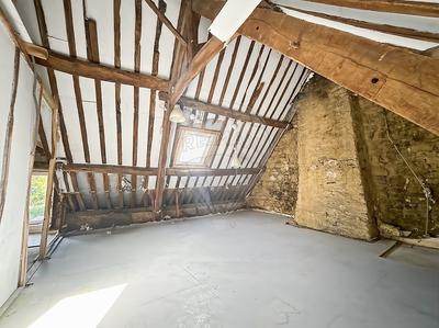 Maison en pierre - 105 m² - 4 pièces