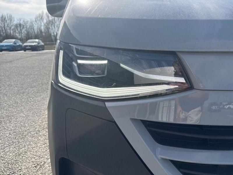 Volkswagen Transporter E Van (64kwh/210kw) L1