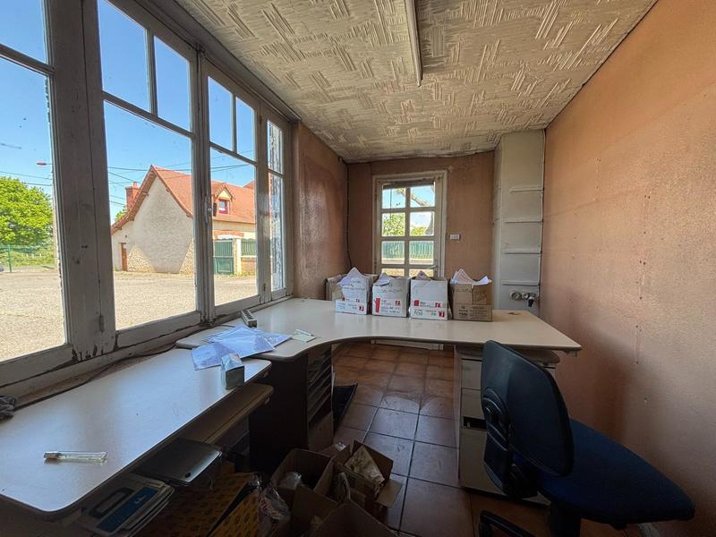 Local commercial - 800 m² - 7 pièces