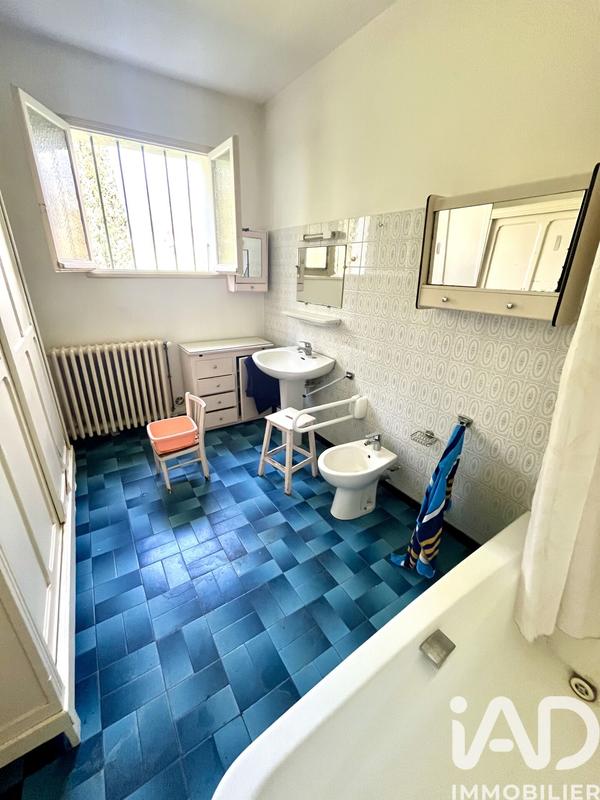 Maison - 220 m² - 9 pièces