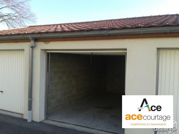 Parking / Garage - 900 m²