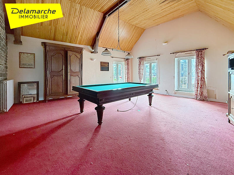 Maison - 225 m² - 7 pièces