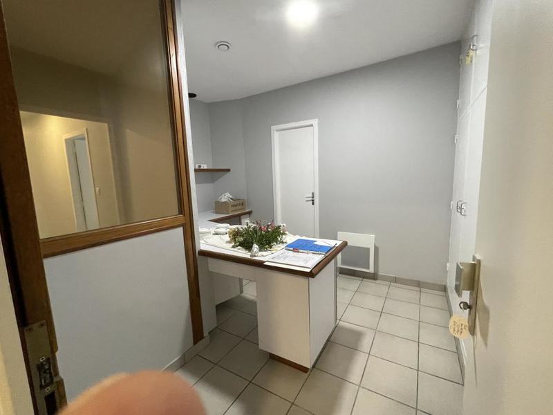 Bureau - 128 m² - 11 pièces