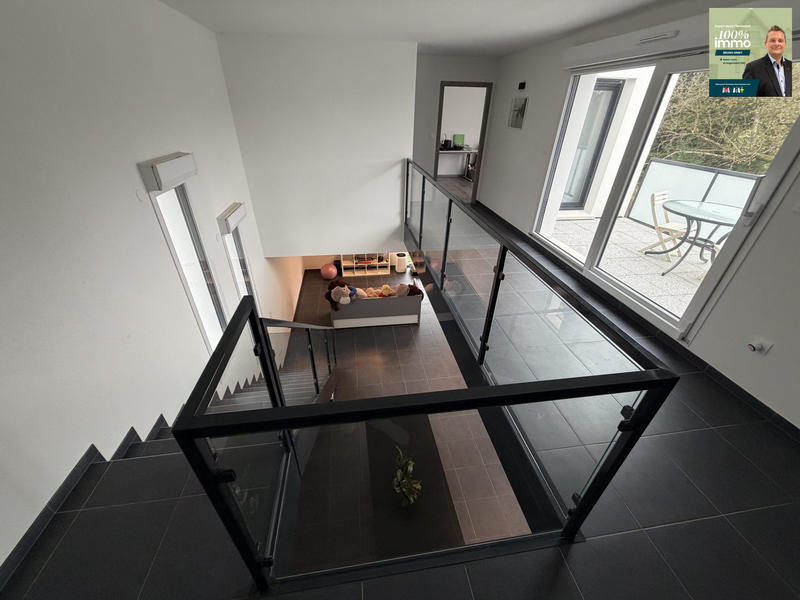 Maison - 250 m² - 7 pièces