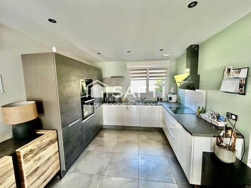 Maison - 96 m² - 5 pièces