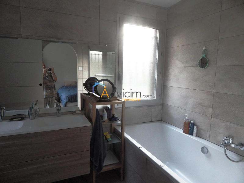 Maison - 250 m² - 8 pièces