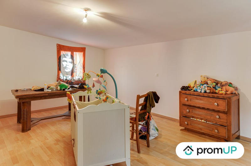 Maison - 256 m² - 7 pièces