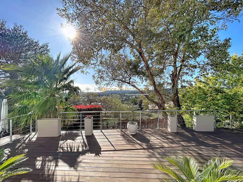 Villa - 180 m² - 6 pièces