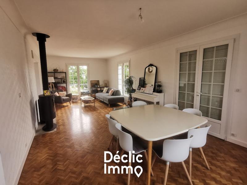 Maison - 205 m² - 8 pièces