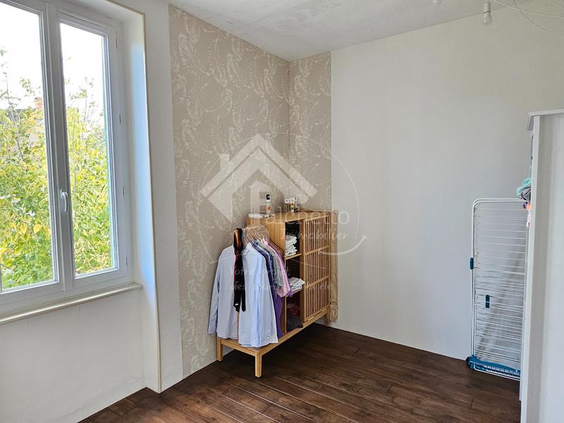 Maison - 230 m² - 9 pièces