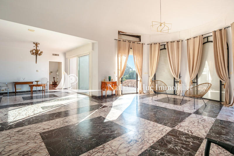 Demeure - 262 m² - 8 pièces