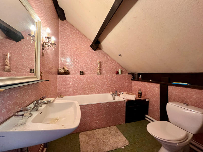 Maison - 211 m² - 6 pièces