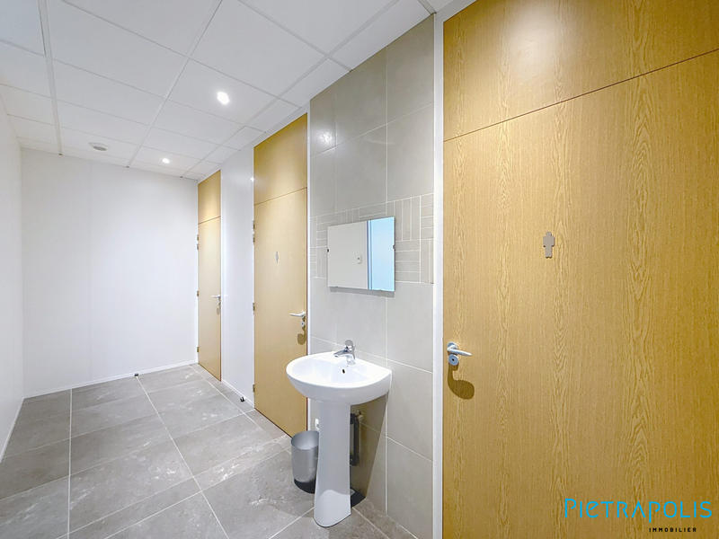 Local d'activités - 533 m²