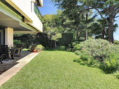 Appartement - 92 m² - 5 pièces