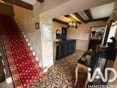 Maison - 370 m² - 18 pièces