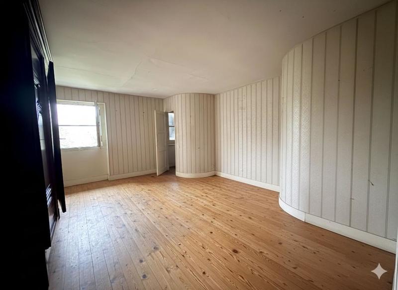 Mas - 800 m² - 13 pièces