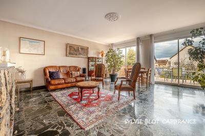 Maison - 188 m² - 10 pièces