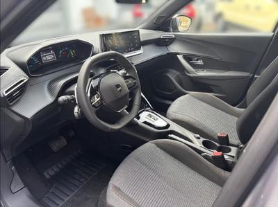 Peugeot 2008 II (2) 1.2 Hybrid 145 Style E-Dcs6