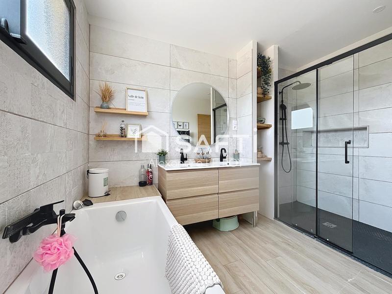 Maison - 212 m² - 8 pièces