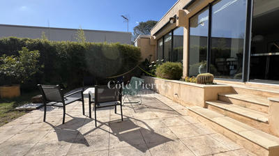 Villa - 200 m² - 4 pièces