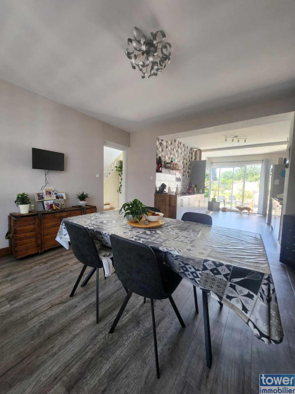 Maison - 185 m² - 7 pièces