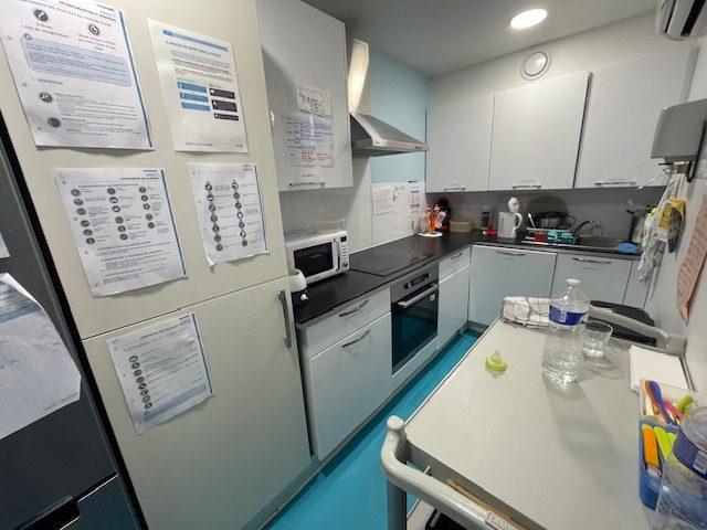 Local d'activités - 164 m² - 8 pièces