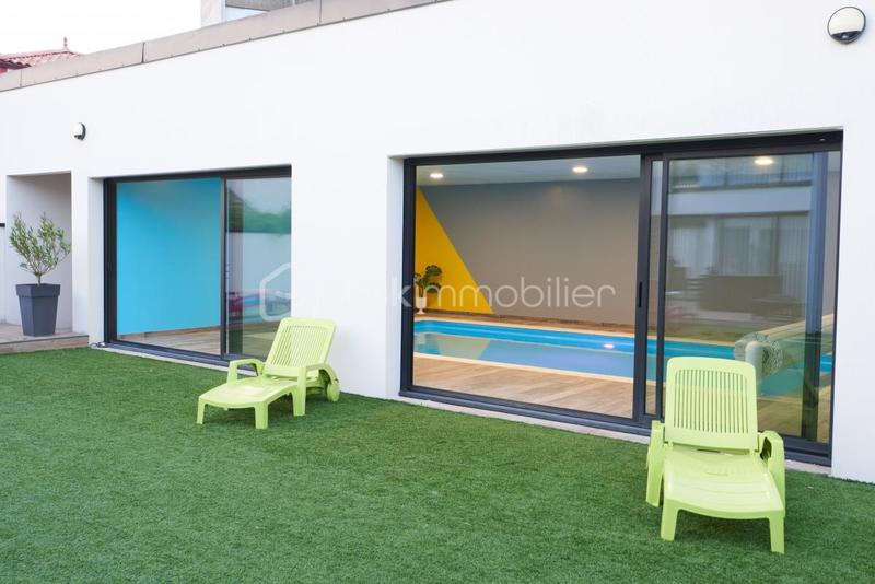 Maison d'architecte - 347 m² - 7 pièces