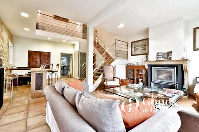 Maison - 220 m² - 7 pièces