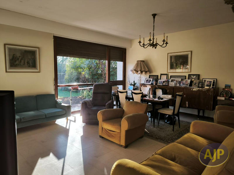 Maison - 180 m² - 6 pièces