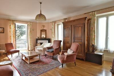 Maison - 280 m² - 11 pièces