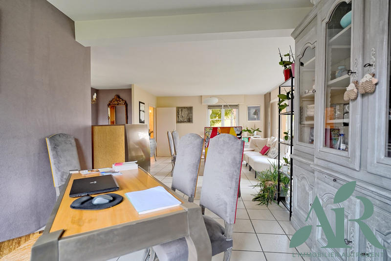 Maison - 268 m² - 5 pièces