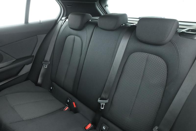 Bmw Série 1 118i Business Design Dkg7 140 ch