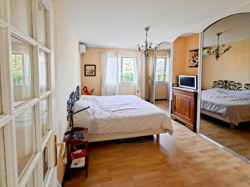 Villa - 180 m² - 6 pièces