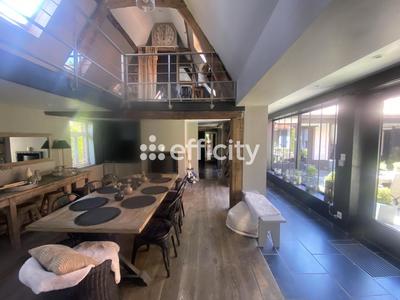 Corps de ferme - 250 m² - 8 pièces