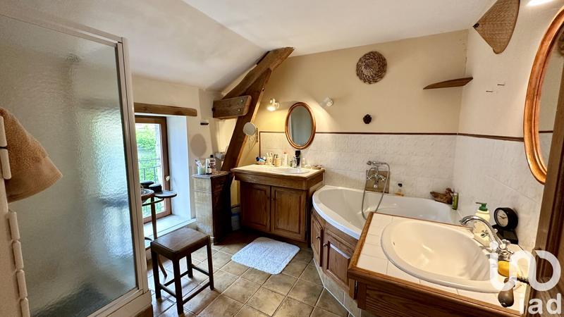 Maison - 177 m² - 7 pièces