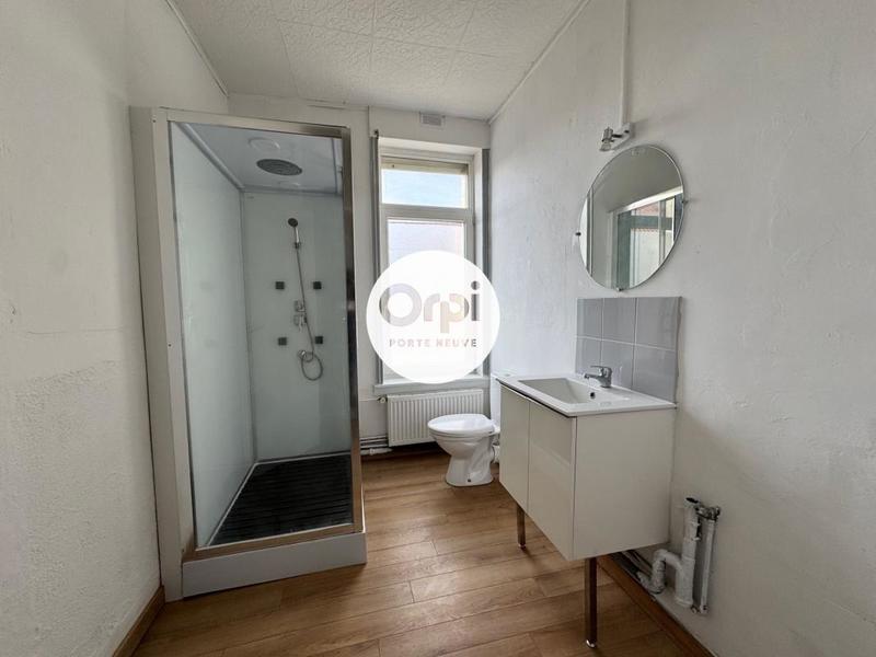 Immeuble - 130 m² - 6 pièces