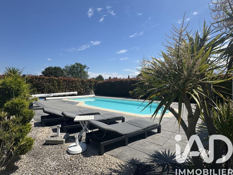 Maison - 241 m² - 8 pièces