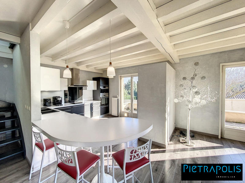 Maison - 180 m² - 7 pièces