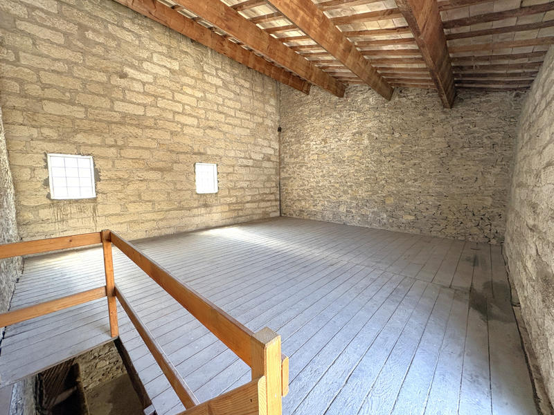 Parking / Garage - 100 m²