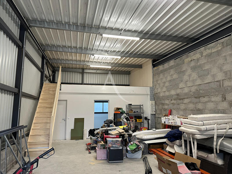 Local d'activité / Entrepôt - 90 m²