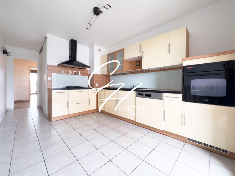 Appartement - 98 m² - 4 pièces