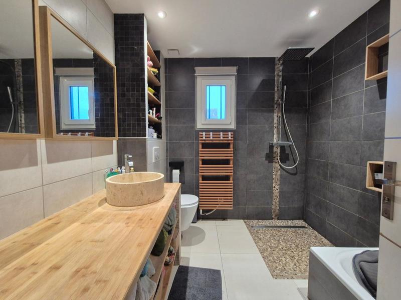 Maison - 140 m² - 6 pièces