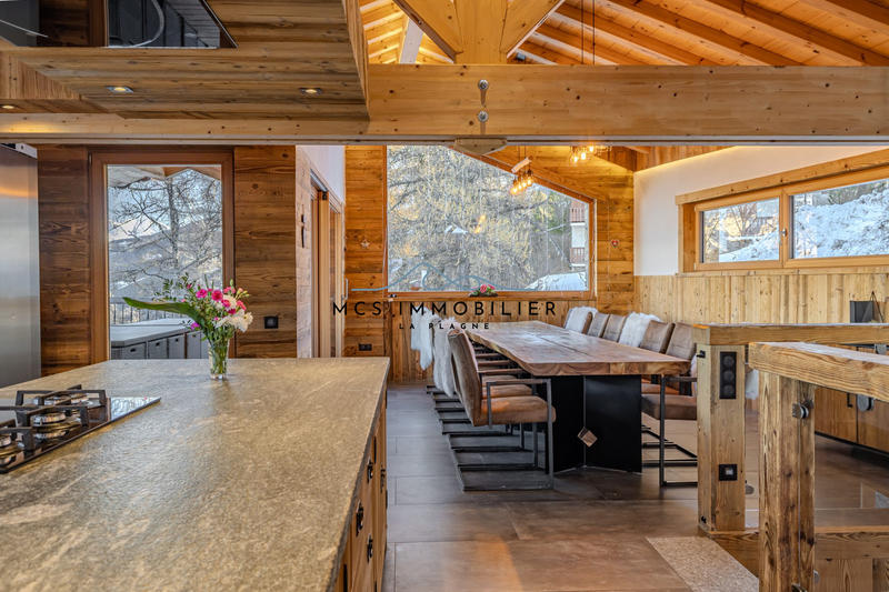 Châlet - 279 m² - 9 pièces