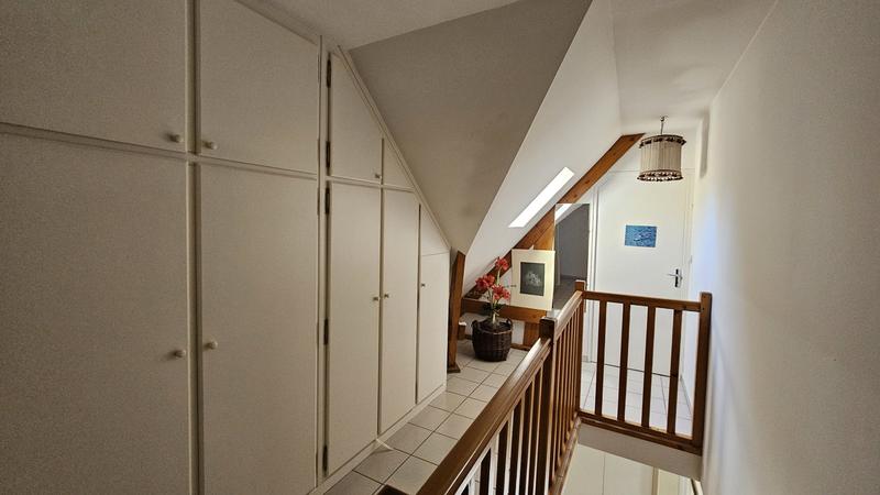 Maison - 195 m² - 8 pièces