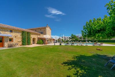 Propriété - 537 m² - 12 pièces