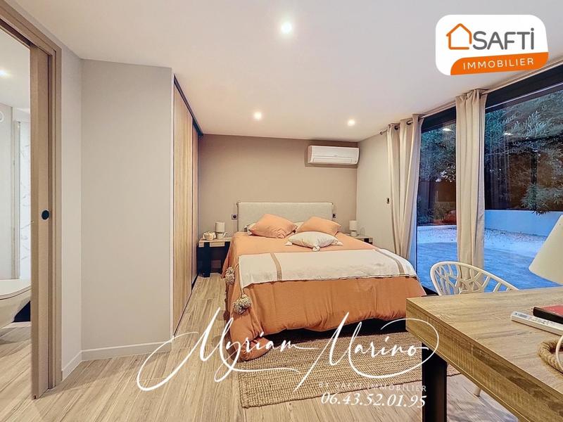 Villa - 180 m² - 8 pièces