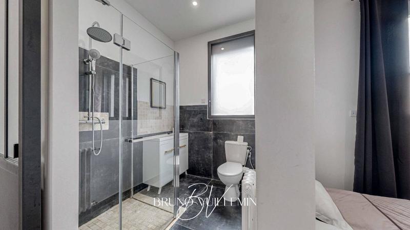 Maison - 413 m² - 12 pièces