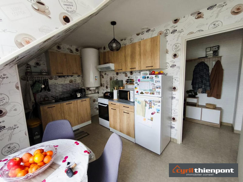 Studio - 90 m² - 4 pièces